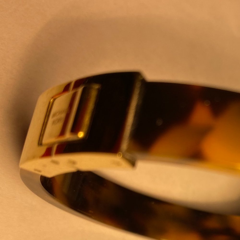 Michael Kors Tortoise-Shell Print Hinged Bracelet - image 4